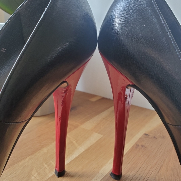 Stuart Weitzman Leather Heels - Picture 3 of 7